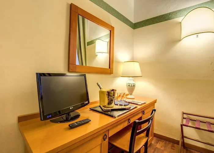 Botticelli Hotell 4*